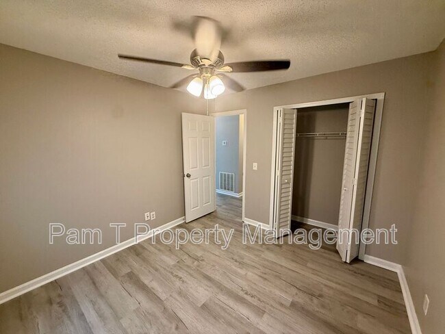 Building Photo - 227 Sugar Mill Dr