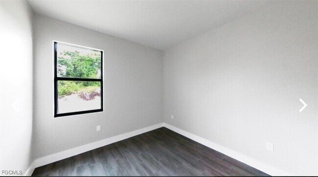 Building Photo - 205 NW 22nd Ct