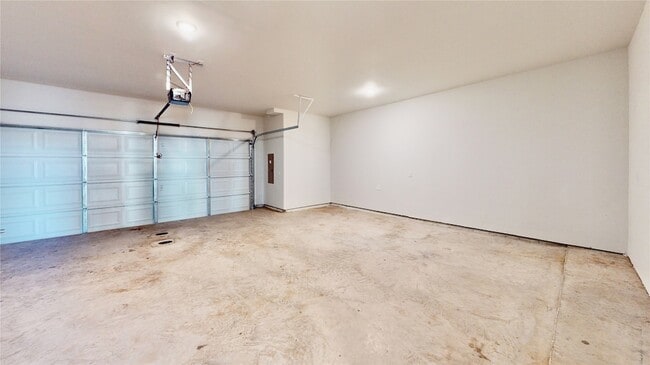 Building Photo - 833 Concan Dr