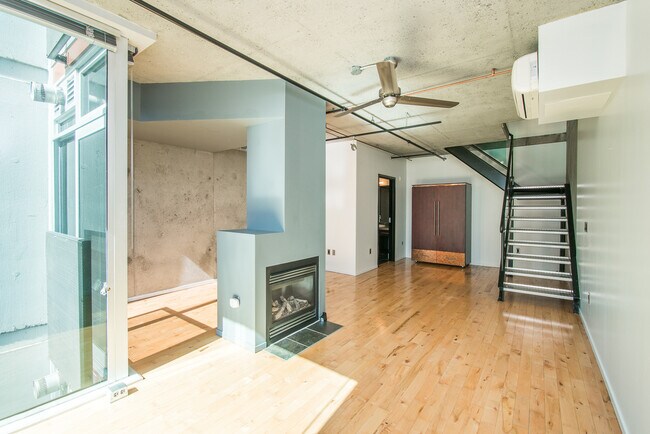 Building Photo - 1410 SW 11th Ave