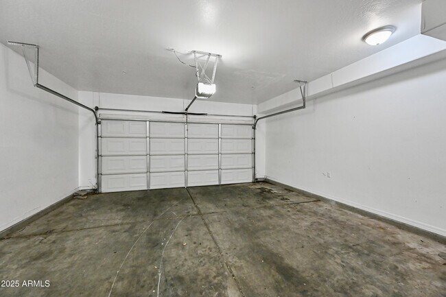 Building Photo - 4608 W Maryland Ave