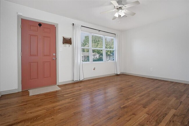 Building Photo - 7014 NW 45th St