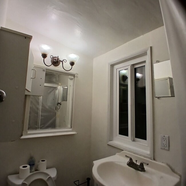 Building Photo - SDSU Area Home for Rent 5 bed 2 bath