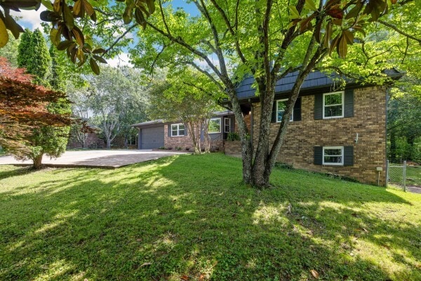 Exterior: Front - 1220 Franklin Dr