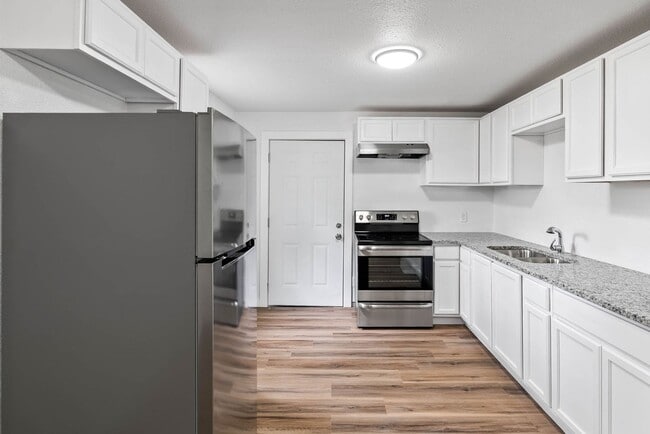 Building Photo - REMODELED 3 BEDROOM ON A CORNER LOT