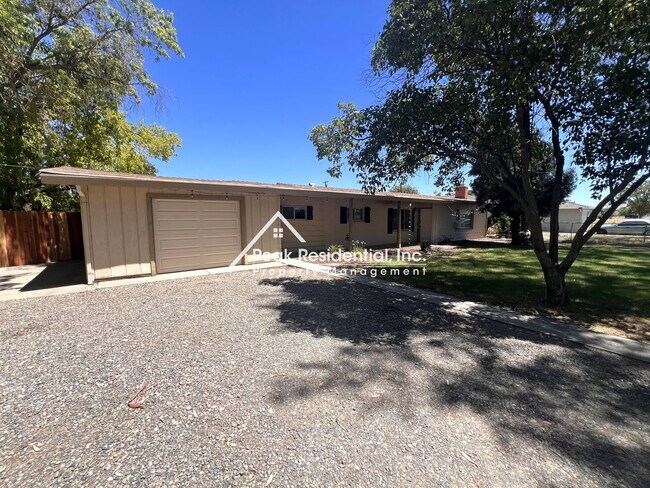 Building Photo - 3201 Leona Cir
