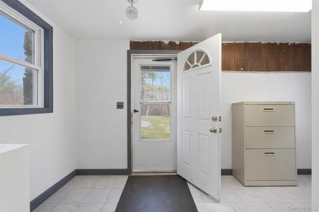 Building Photo - 1034 NY-52