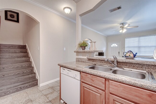 Building Photo - 9400 Bellaire Blvd