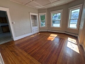 Building Photo - 20 Alcott St