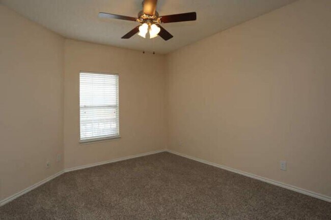 Building Photo - 2 bedroom in Dallas TX 75248