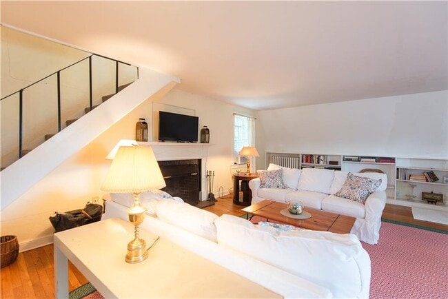 Building Photo - 2 Red Cross Terrace