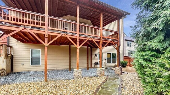 Building Photo - Stunning Cumming Executive Home, Hand Scraped Hardwoods, Custom Upgrades!