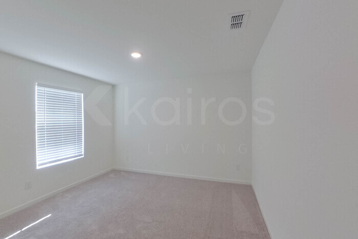 Building Photo - 109 Flat Rock Ml Trl