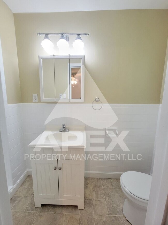 Building Photo - MOVE-IN SPECIAL, $1 RENT!! - Spacious 3-Bd...
