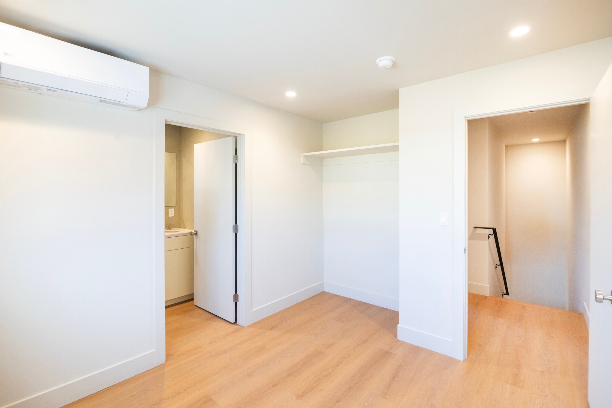 Building Photo - 4541 1/2 Melbourne Ave