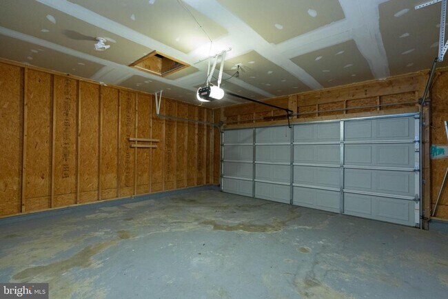Building Photo - 59 Stork Ln