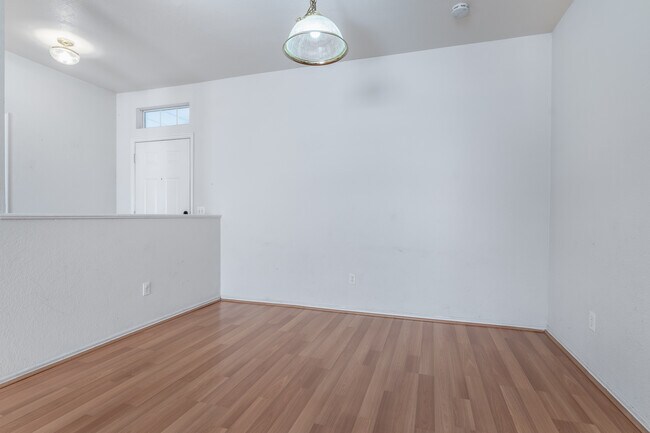 Building Photo - 5700 SE 87th St