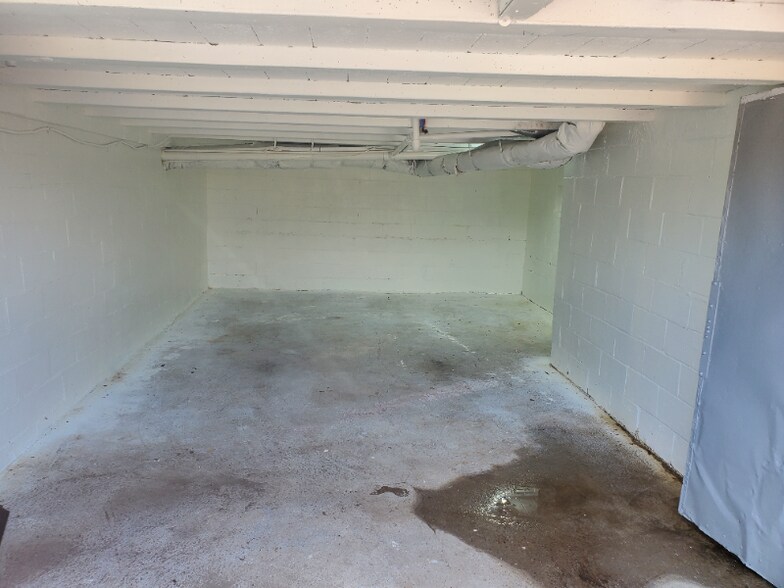 Building Photo - 358 E Lincoln Rd