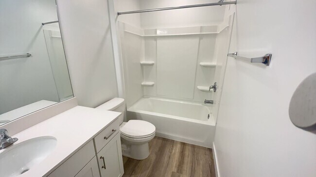 Building Photo - Modern 4 Bedroom Townhome in Cedar City. P...