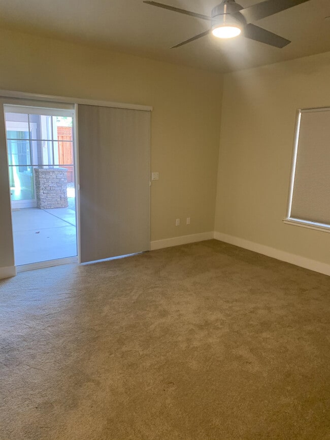 Building Photo - 3626 Aaron Dr