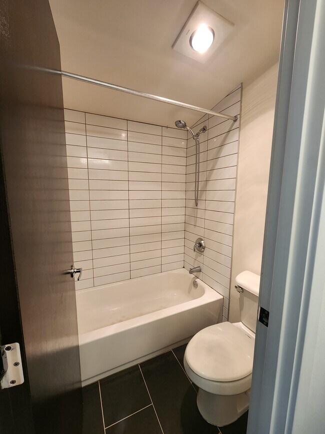 Seperated toilet and shower - 2118 NE 89th St
