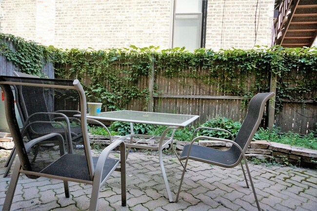 Fenced Yard - 420 W Blackhawk St