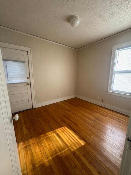 Bedroom 2 - 166 Jewell St