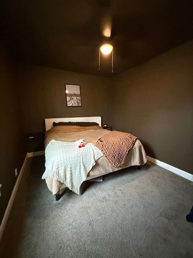 Building Photo - 4 Bedroom, Two Story House