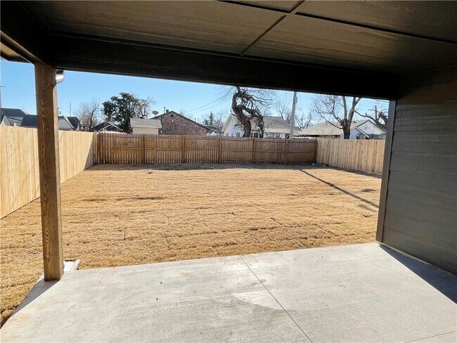 Building Photo - Charming 3-Bed Oasis in Central OKC