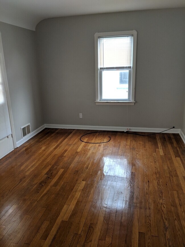 Building Photo - Fantastic West Park Rental now available