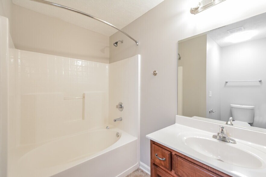 Building Photo - 144 Centerrock Dr