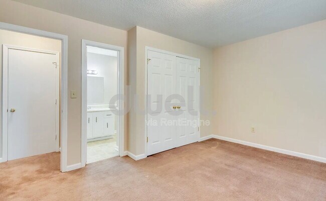 Building Photo - 3510 Woodlake Rd