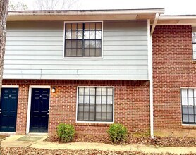 Building Photo - 145 Meadowbrook Ct