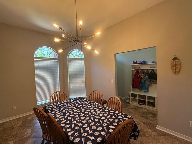 Building Photo - 4216 Shadow Ln