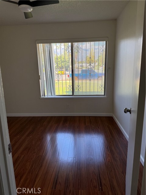 Building Photo - 1528 E Raymond St