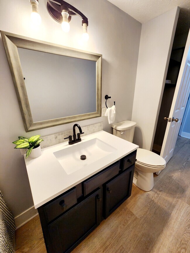 Building Photo - 213 Starlight Dr