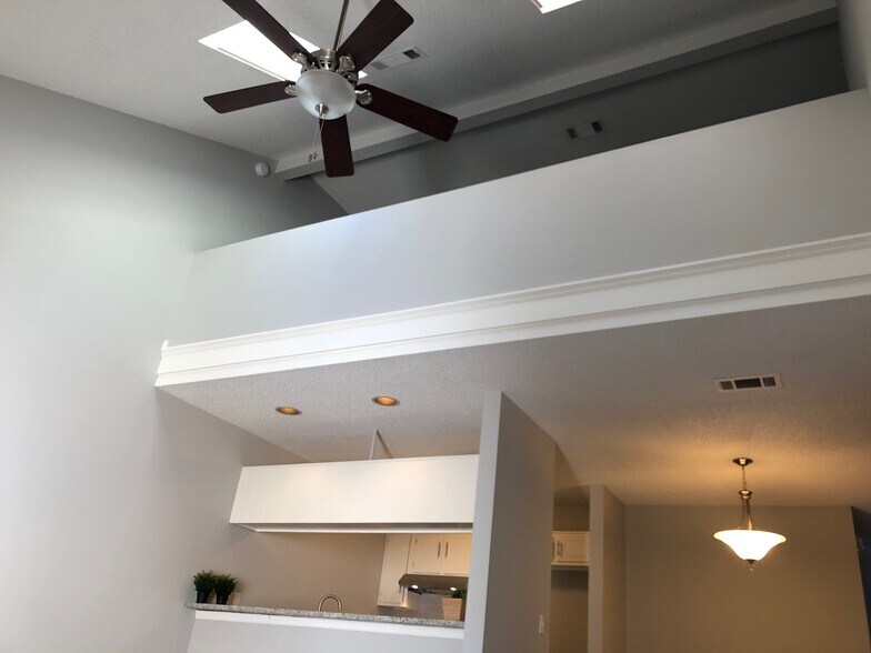 Building Photo - 340 Yorkshire Cir