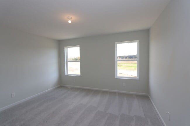 Building Photo - 1894 Nightingale Dr