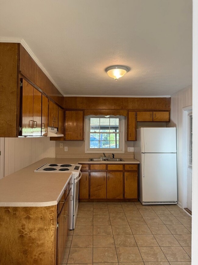 Building Photo - Available NOW-  103 Meadowlark-1/2 Off the first month rent with a 12-month lease