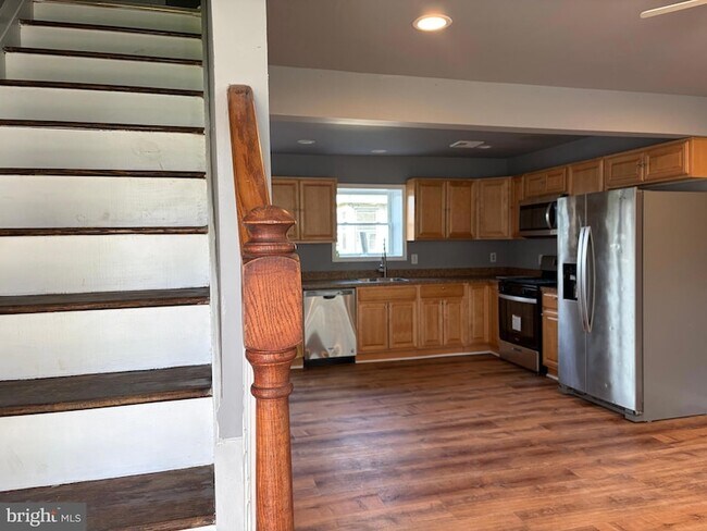 Building Photo - 5517 Schumacher Dr