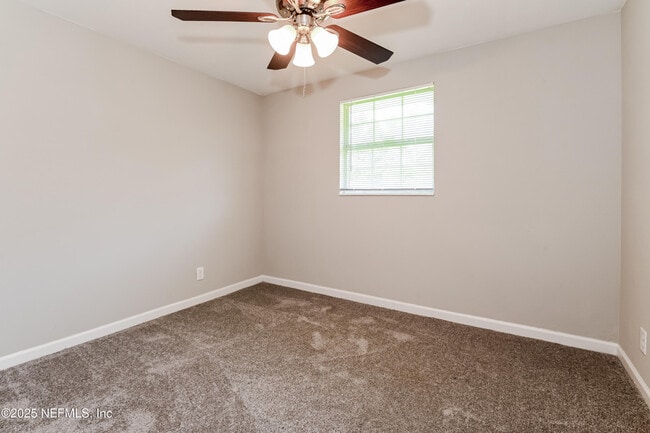 Building Photo - 6928 Sonora Dr N