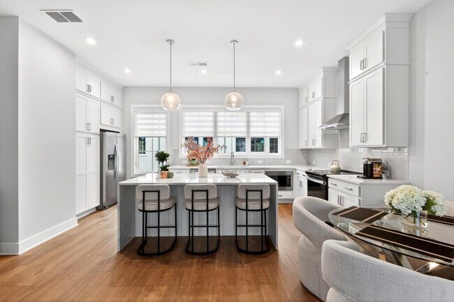 Building Photo - 2641 Mackintosh Ct