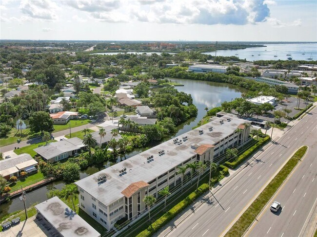 Building Photo - 4455 Duhme Rd