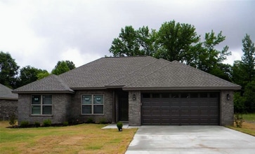 Building Photo - Laurel Court Subdivision