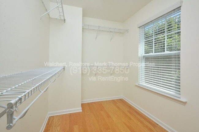 Building Photo - 3 Moonbeam Ct