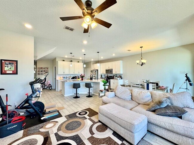 Building Photo - 11281 Beach Walk Wy NE