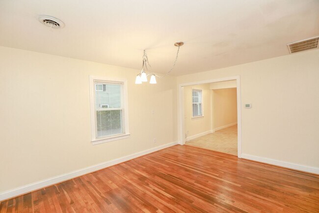 Building Photo - Gorgeous home rental in Virginia Beach!