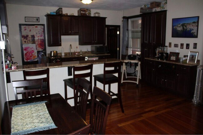 Building Photo - Brighton 1 Bed available now