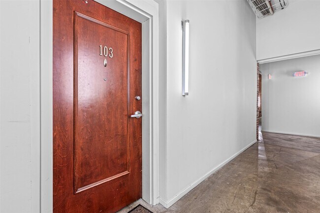Building Photo - 1720 Chouteau Ave