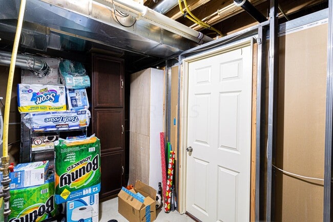 Building Photo - 5830 Prospect Ln